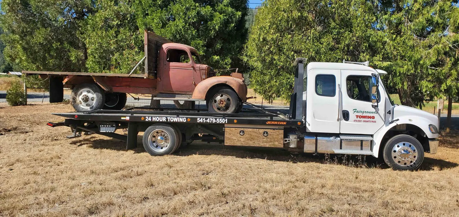 Fairgrounds Towing truck at work